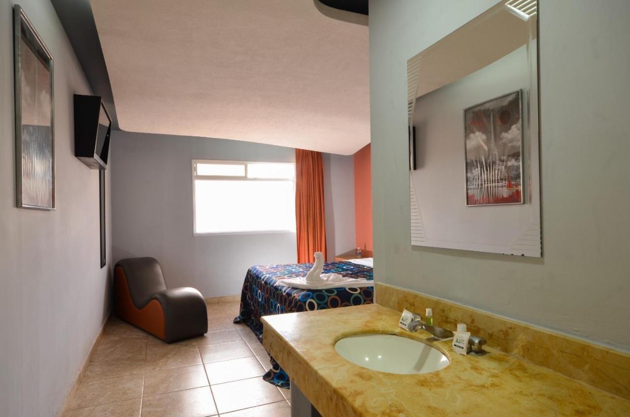 Motel Venecia Momoxpan Eksteriør billede